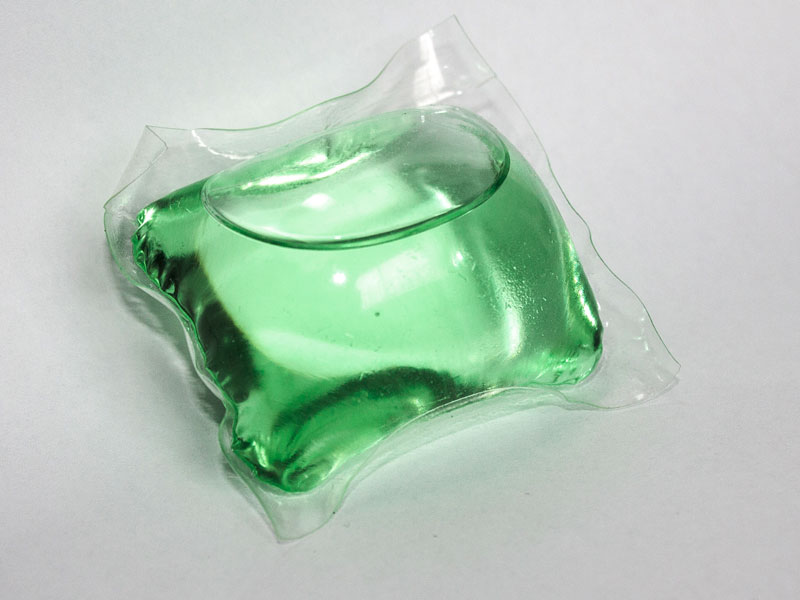 laundry pods single curve 25g light green color